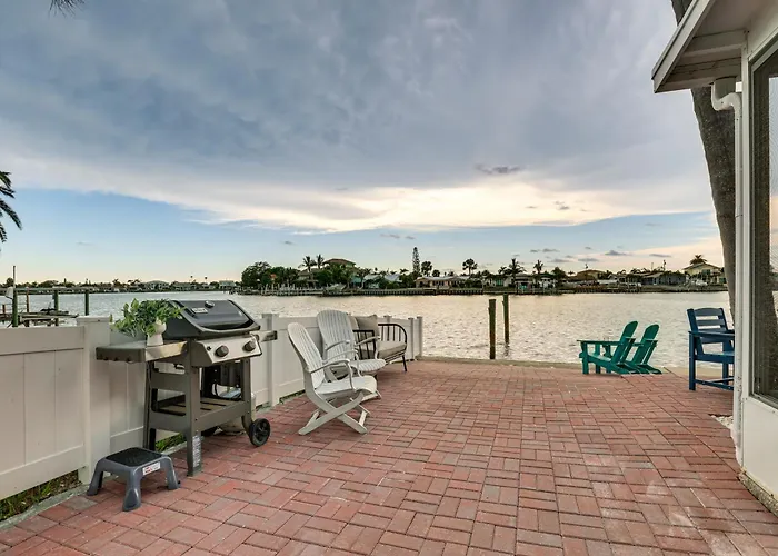Ocean View, Pool & Boat Dock: Indian Rocks Retreat Holiday home *