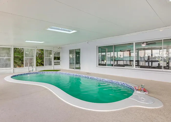 Ocean View, Pool & Boat Dock: Indian Rocks Retreat Holiday home *