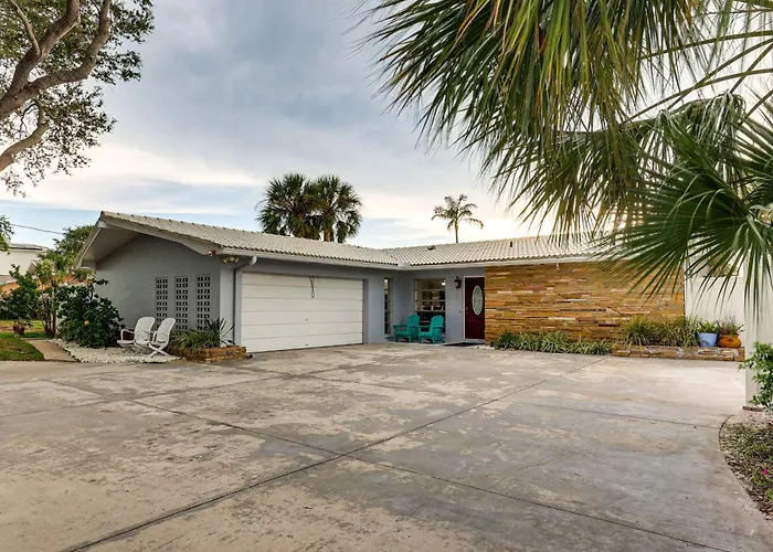 Holiday home Ocean View, Pool & Boat Dock: Indian Rocks Retreat *