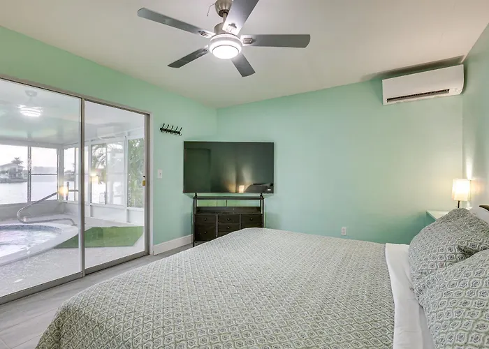 Holiday home Ocean View, Pool & Boat Dock: Indian Rocks Retreat *