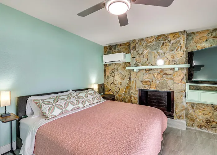 Holiday home Ocean View, Pool & Boat Dock: Indian Rocks Retreat