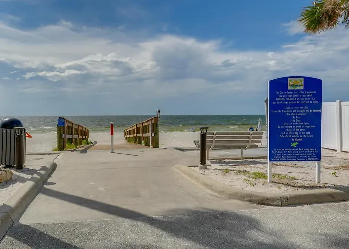 Holiday home Ocean View, Pool & Boat Dock: Indian Rocks Retreat